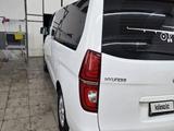 Hyundai H-1 2015 годаүшін11 700 000 тг. в Атырау – фото 4