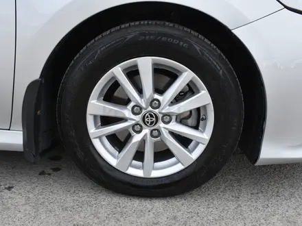 Toyota Camry 2021 года за 10 699 990 тг. в Атырау – фото 19