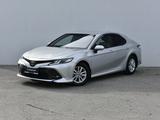 Toyota Camry 2021 года за 11 900 000 тг. в Атырау