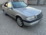 Mercedes-Benz C 180 1996 годаfor2 400 000 тг. в Караганда – фото 4