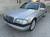 Mercedes-Benz C 180 1996 годаfor2 400 000 тг. в Караганда – фото 3