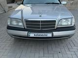 Mercedes-Benz C 180 1996 годаfor2 400 000 тг. в Караганда – фото 2