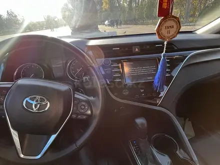 Toyota Camry 2017 года за 12 300 000 тг. в Тараз – фото 7