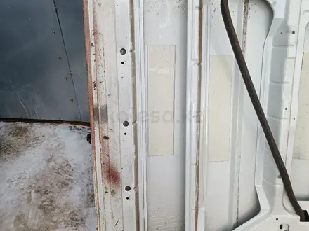 Дверь сдвижная правая Фольксваген Т-4 за 100 000 тг. в Кокшетау – фото 4