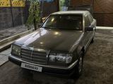 Mercedes-Benz E 200 1993 года за 1 500 000 тг. в Тараз – фото 4