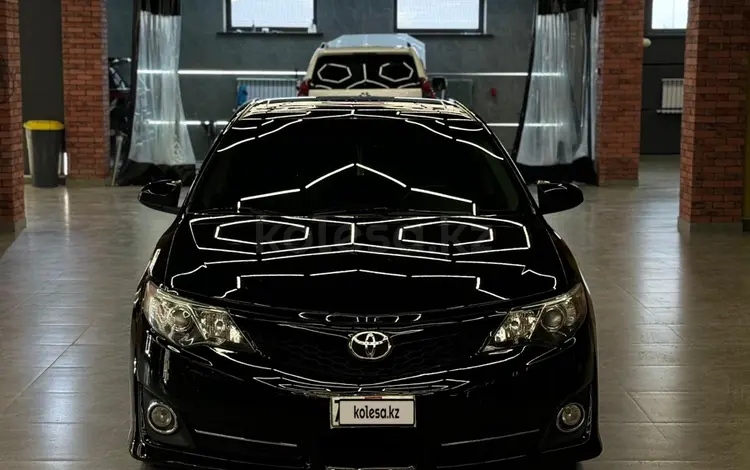 Toyota Camry 2013 года за 5 700 000 тг. в Атырау