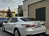 Toyota Camry 2018 года за 13 000 000 тг. в Алматы – фото 4