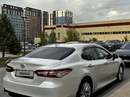 Toyota Camry 2018 года за 12 500 000 тг. в Алматы – фото 3