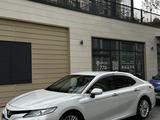 Toyota Camry 2018 года за 13 000 000 тг. в Алматы – фото 2