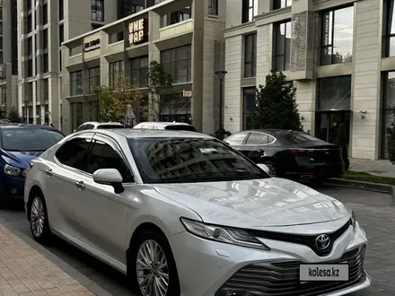 Toyota Camry 2018 года за 12 500 000 тг. в Алматы