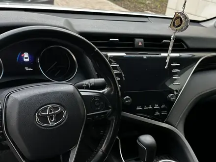 Toyota Camry 2018 года за 12 500 000 тг. в Алматы – фото 6