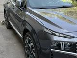 Hyundai Santa Fe 2021 года за 13 500 000 тг. в Петропавловск – фото 2
