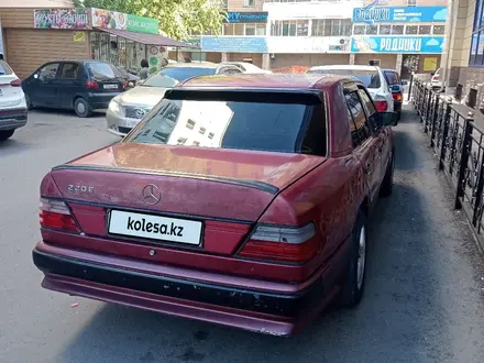 Mercedes-Benz E 200 1997 года за 900 000 тг. в Астана