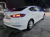 Hyundai Elantra 2018 годаfor7 450 000 тг. в Алматы – фото 3