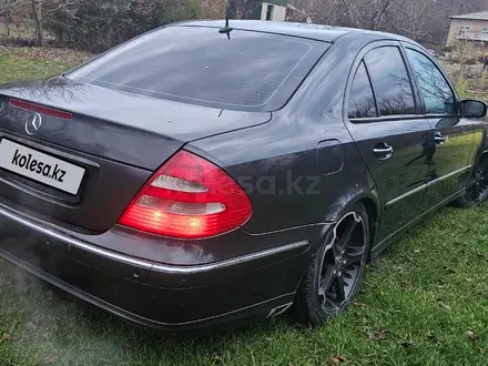 Mercedes-Benz E 320 2003 года за 8 500 000 тг. в Шымкент – фото 30