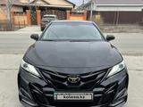 Toyota Camry 2019 года за 14 500 000 тг. в Атырау – фото 2