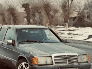 Mercedes-Benz 190, 1983