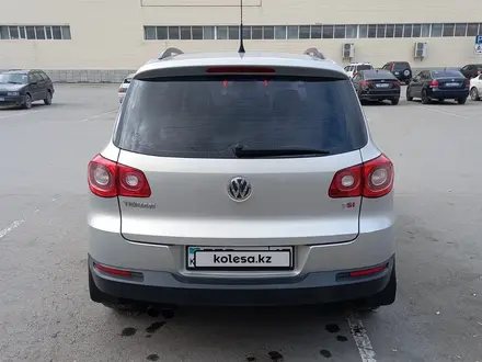 Volkswagen Tiguan 2010 года за 5 300 000 тг. в Астана – фото 4