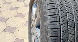 Оригинальные диски Mercedes-Benz R18 + новые Yokohama Geolandar за 460 000 тг. в Алматы – фото 3