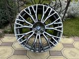 Оригинальные диски R22 на BMW X5 (G05), BMW X6 (G06), BMW X7 (G07) БМВ за 1 060 000 тг. в Алматы
