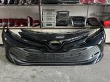 Бампер перед оригинал + решетки Камри 70 за 120 000 тг. в Кокшетау