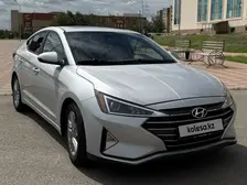 Hyundai Elantra, 2019