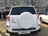Toyota RAV4 2010 годаүшін6 999 999 тг. в Петропавловск – фото 3