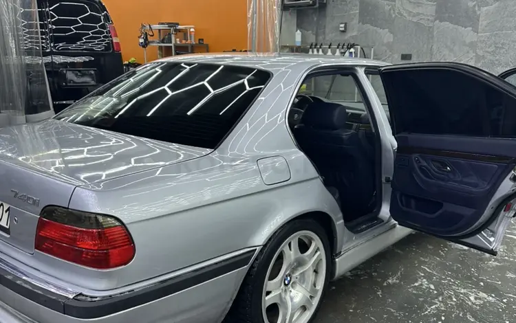BMW 740 1998 года за 4 500 000 тг. в Астана