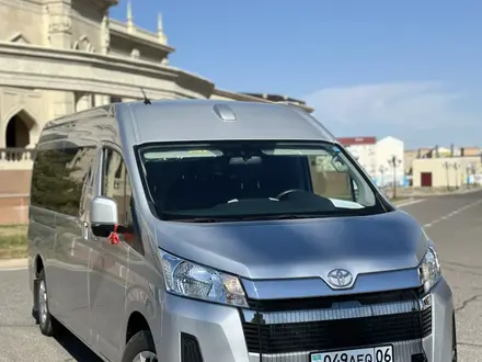 Toyota Hiace Аренда (Тайота Хайс) в Атырау
