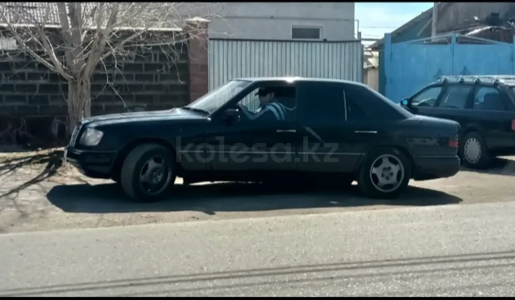 Mercedes-Benz E-Class, 1993