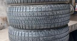 Комплект зимней резины Bridgestone Blizzak VRX2 225/60/17үшін140 000 тг. в Алматы