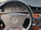 Mercedes-Benz E 200 1995 года за 1 400 000 тг. в Сатпаев – фото 2