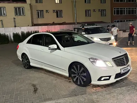 Mercedes-Benz E 350 2011 года за 9 000 000 тг. в Уральск – фото 2