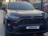 Toyota RAV4 2021 года за 13 200 000 тг. в Атырау