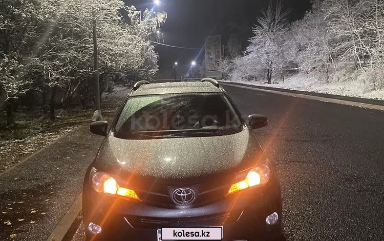 Toyota RAV4 2013 годаfor11 800 000 тг. в Алматы