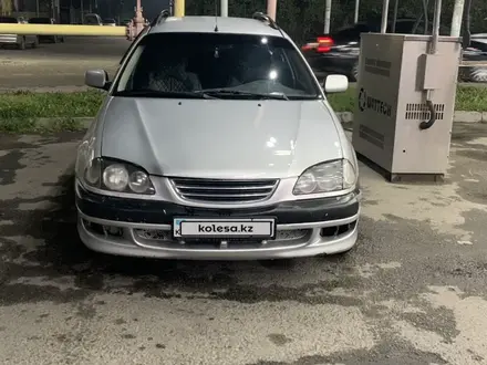 Toyota Avensis 1999 года за 2 200 000 тг. в Алматы – фото 4