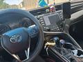 Toyota Camry 2018 года за 11 800 000 тг. в Жанаозен – фото 4