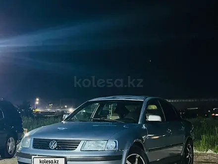 Volkswagen Passat 1997 года за 1 500 000 тг. в Астана – фото 2