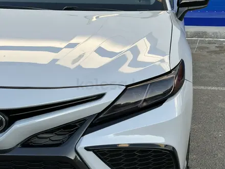 Toyota Camry 2019 года за 9 850 000 тг. в Атырау – фото 8