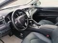 Toyota Camry 2020 года за 13 300 000 тг. в Алматы – фото 18