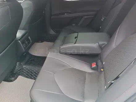 Toyota Camry 2020 года за 13 300 000 тг. в Алматы – фото 20