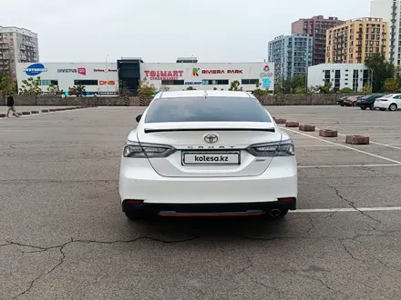 Toyota Camry 2020 года за 13 300 000 тг. в Алматы – фото 4