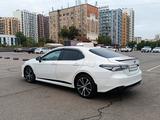 Toyota Camry 2020 года за 13 300 000 тг. в Алматы – фото 5