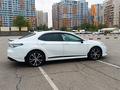 Toyota Camry 2020 года за 13 300 000 тг. в Алматы – фото 7