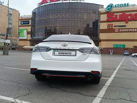 Toyota Camry 2020 года за 13 300 000 тг. в Алматы – фото 9