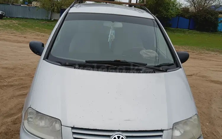 Volkswagen Sharan 2001 года за 2 100 000 тг. в Актобе