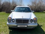 Mercedes-Benz E 230 1996 годаүшін2 600 000 тг. в Тараз – фото 4