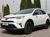 Toyota RAV4 2019 года за 13 490 000 тг. в Алматы – фото 2