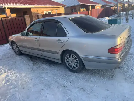 Mercedes-Benz E 240 2000 года за 3 500 000 тг. в Костанай – фото 5