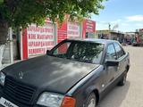 Mercedes-Benz C 180 1995 года за 750 000 тг. в Караганда – фото 4